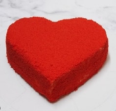 4-5 Kişilik Yaş Pasta - Kalp Formu ve Yoğun Aroma